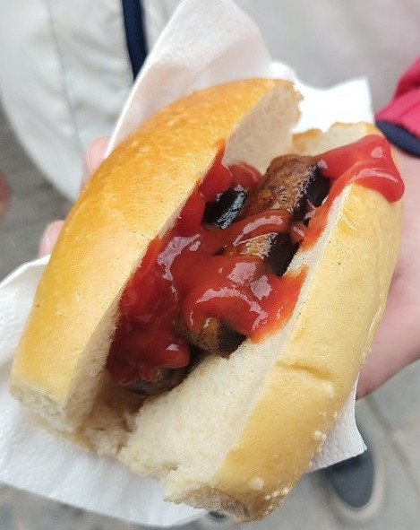 Bratwurststand am Weißen Turm